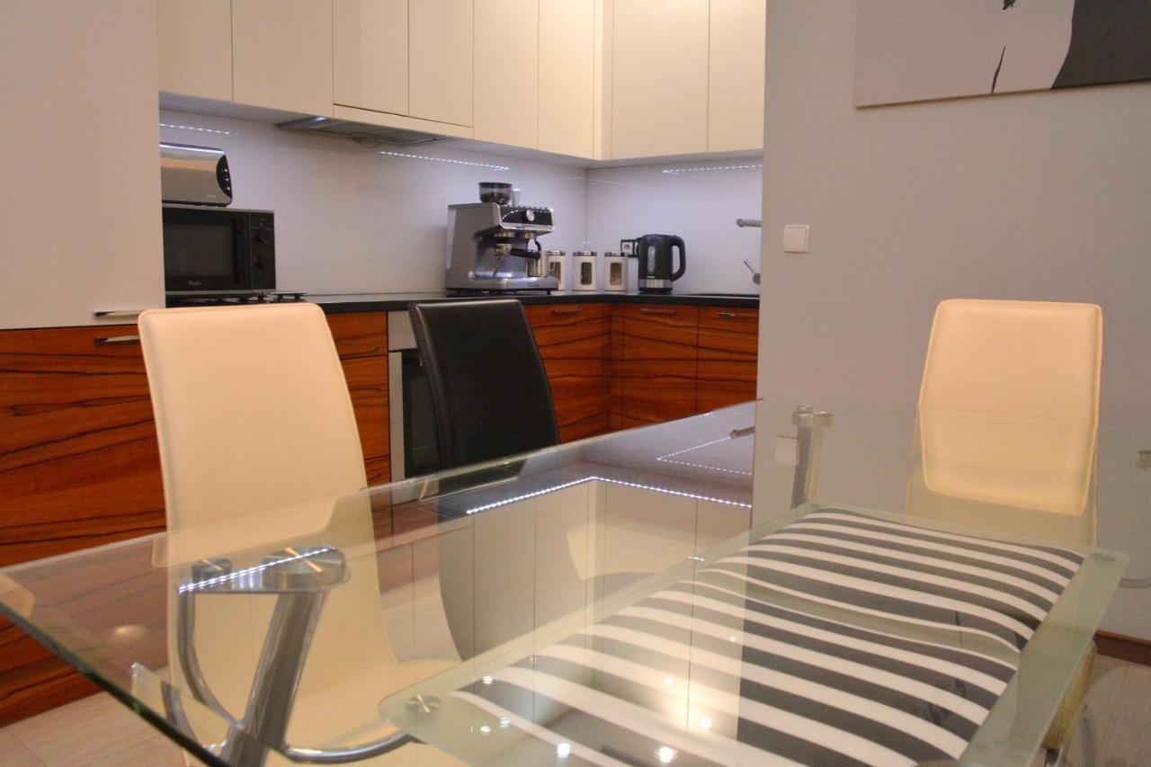 ורשה Azyl Apartments מראה חיצוני תמונה